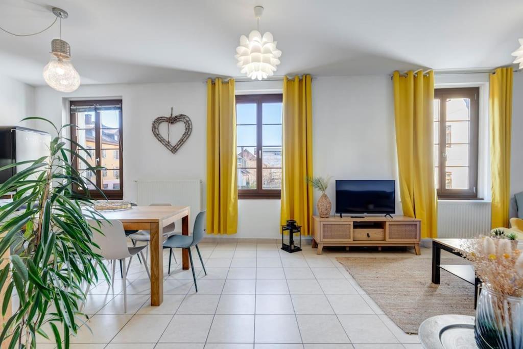 Vecchia Citta Cote Vieille Ville # Yolo Alp Home Анси Екстериор снимка