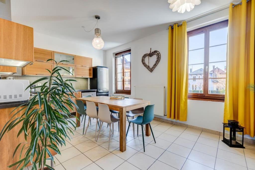 Vecchia Citta Cote Vieille Ville # Yolo Alp Home Анси Екстериор снимка